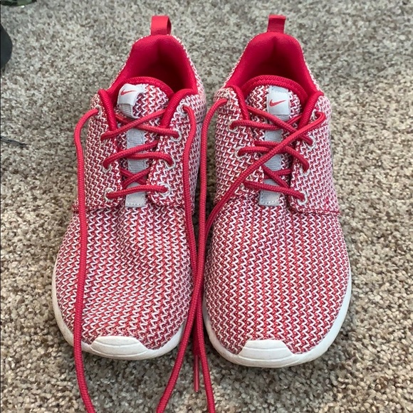 nike roshe tennis shoes